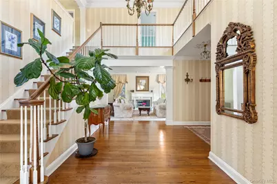 14 Meadow Lane, Manhasset, NY 11030 - Photo 3