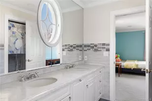 14 Meadow Ln, Manhasset, NY 11030 - Photo 19