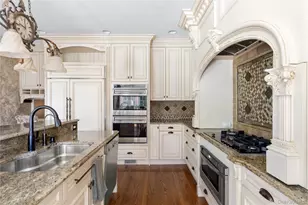 14 Meadow Ln, Manhasset, NY 11030 - Photo 11