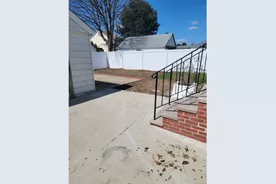 521 N 7th Street, New Hyde Park, NY 11040 - Photo 17