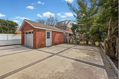 6 Dubonnet Road, Valley Stream, NY 11581 - Photo 21