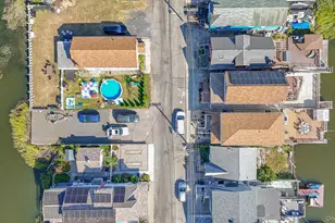 20 W 18th Rd, Far Rockaway, NY 11693 - Photo 13