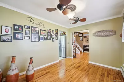 31 Circle Lane, Bay Shore, NY 11706 - Photo 19