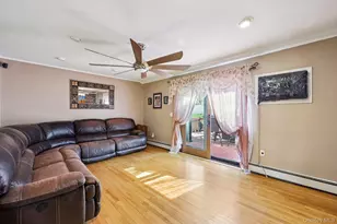 31 Circle Ln, Bay Shore, NY 11706 - Photo 9
