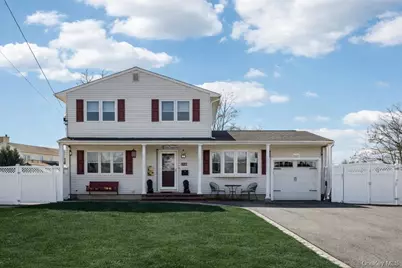 31 Circle Lane, Bay Shore, NY 11706 - Photo 1