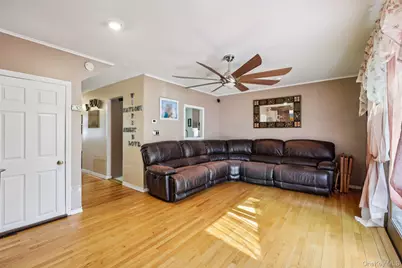 31 Circle Lane, Bay Shore, NY 11706 - Photo 11