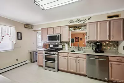 31 Circle Lane, Bay Shore, NY 11706 - Photo 13