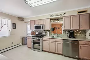 31 Circle Ln, Bay Shore, NY 11706 - Photo 13