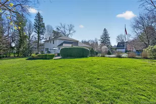 5 Longview Ct, Huntington, NY 11743 - Photo 3