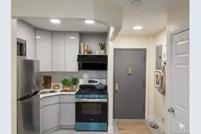 4135 67th Street #6C, Woodside, NY 11377 - Photo 3