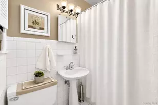 5 Cantitoe Rd, Yonkers, NY 10710 - Photo 7