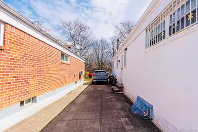 5312 Clearview Expressway, Oakland Gardens, NY 11364 - Photo 17