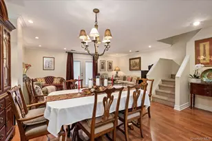 54 Stratford Green, Farmingdale, NY 11735 - Photo 7