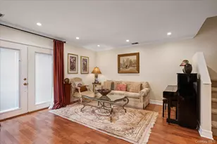 54 Stratford Green, Farmingdale, NY 11735 - Photo 9