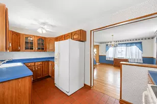 44 Maple Dr, Amityville, NY 11701 - Photo 13