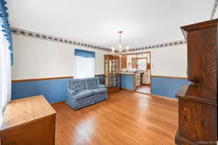 44 Maple Dr, Amityville, NY 11701 - Photo 9