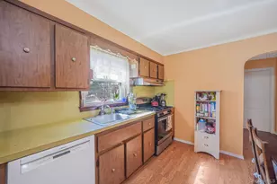 38 Miller Place Middle Is Rd, Mount Sinai, NY 11766 - Photo 9