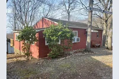 15 E Way Path, Calverton, NY 11933 - Photo 1