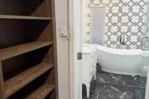 731 Hungry Harbor Rd, Valley Stream, NY 11581 - Photo 3