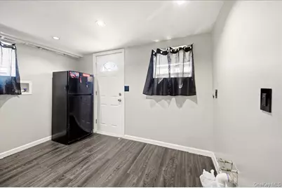 282 Greenvale Avenue, Yonkers, NY 10703 - Photo 15