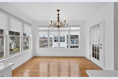 31201 Spruce Pond Circle, Plainview, NY 11803 - Photo 17