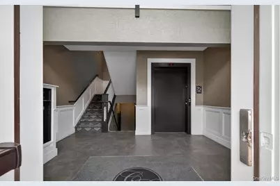 31201 Spruce Pond Circle, Plainview, NY 11803 - Photo 5