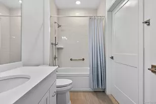 31201 Spruce Pond Cir, Plainview, NY 11803 - Photo 35