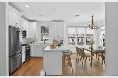 31201 Spruce Pond Circle, Plainview, NY 11803 - Photo 13