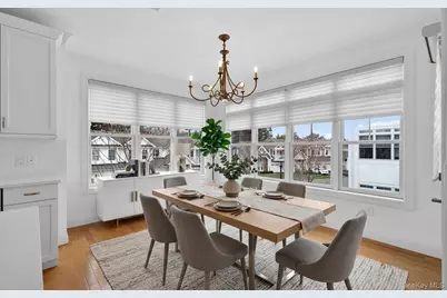 31201 Spruce Pond Circle, Plainview, NY 11803 - Photo 15