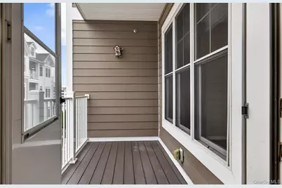 31201 Spruce Pond Circle, Plainview, NY 11803 - Photo 37