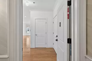 31201 Spruce Pond Cir, Plainview, NY 11803 - Photo 9