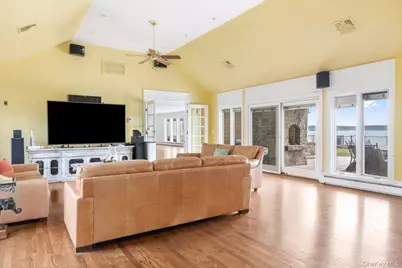 33 Beach Road, Northport, NY 11768 - Photo 11