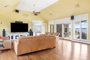 33 Beach Rd, Northport, NY 11768 - Photo 11