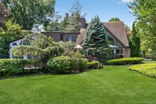 9 Applegreen Dr, Old Westbury, NY 11568 - Photo 29