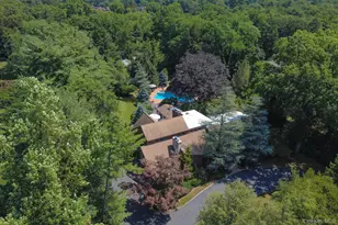 9 Applegreen Dr, Old Westbury, NY 11568 - Photo 3