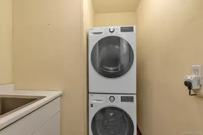 100 Hilton Avenue #M3, Garden City, NY 11530 - Photo 13