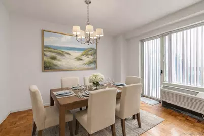 100 Hilton Avenue #M3, Garden City, NY 11530 - Photo 5