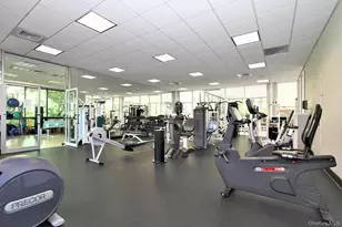 100 Hilton Ave, Garden City, NY 11530 - Photo 11