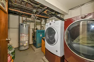 78-33 64th St, Glendale, NY 11385 - Photo 17