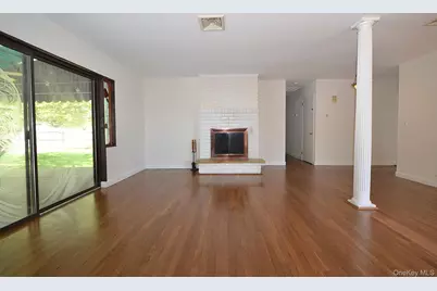 16 Hunter Place, Smithtown, NY 11787 - Photo 7