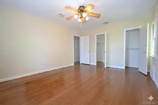 16 Hunter Pl, Smithtown, NY 11787 - Photo 11