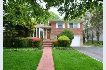 38 Evelyn Lane, Syosset, NY 11791 - Photo 1