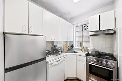 321 E 48th Street #9D, New York, NY 10017 - Photo 11