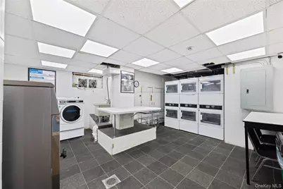 321 E 48th Street #9D, New York, NY 10017 - Photo 15
