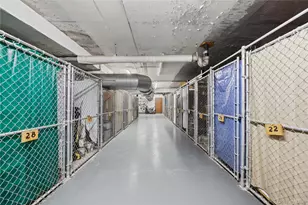 321 E 48th St, New York, NY 10017 - Photo 17