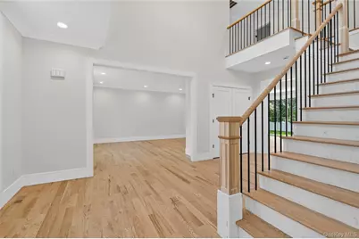 654 Caledonia Road, Dix Hills, NY 11746 - Photo 5