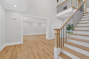654 Caledonia Rd, Dix Hills, NY 11746 - Photo 5