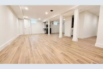 207 Wright Street, Westbury, NY 11590 - Photo 5