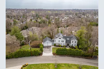 80 Deerhurst Road, Scarsdale, NY 10583 - Photo 3