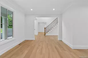 32 Pine Rd, Syosset, NY 11791 - Photo 7